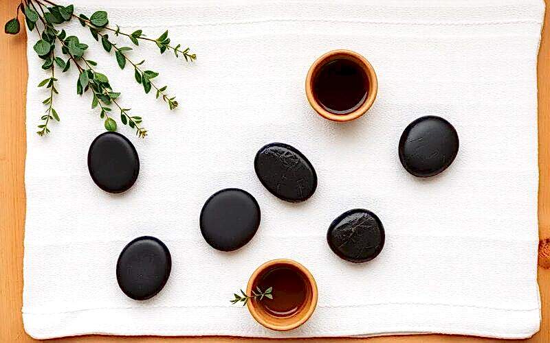 Atakum masaj türleri için sıcak taşlar ve aromatik yağlar